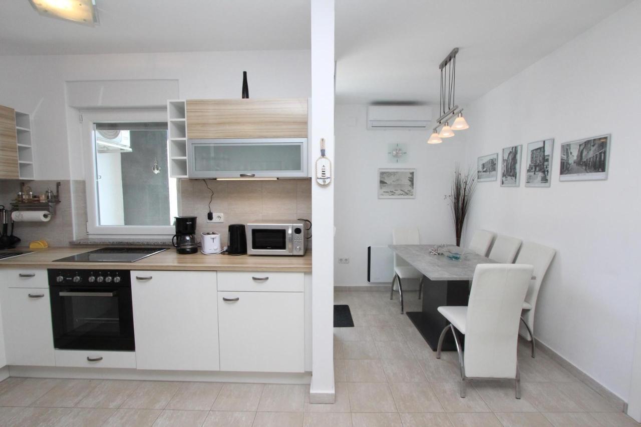 Apartment Adi Ровинь Экстерьер фото