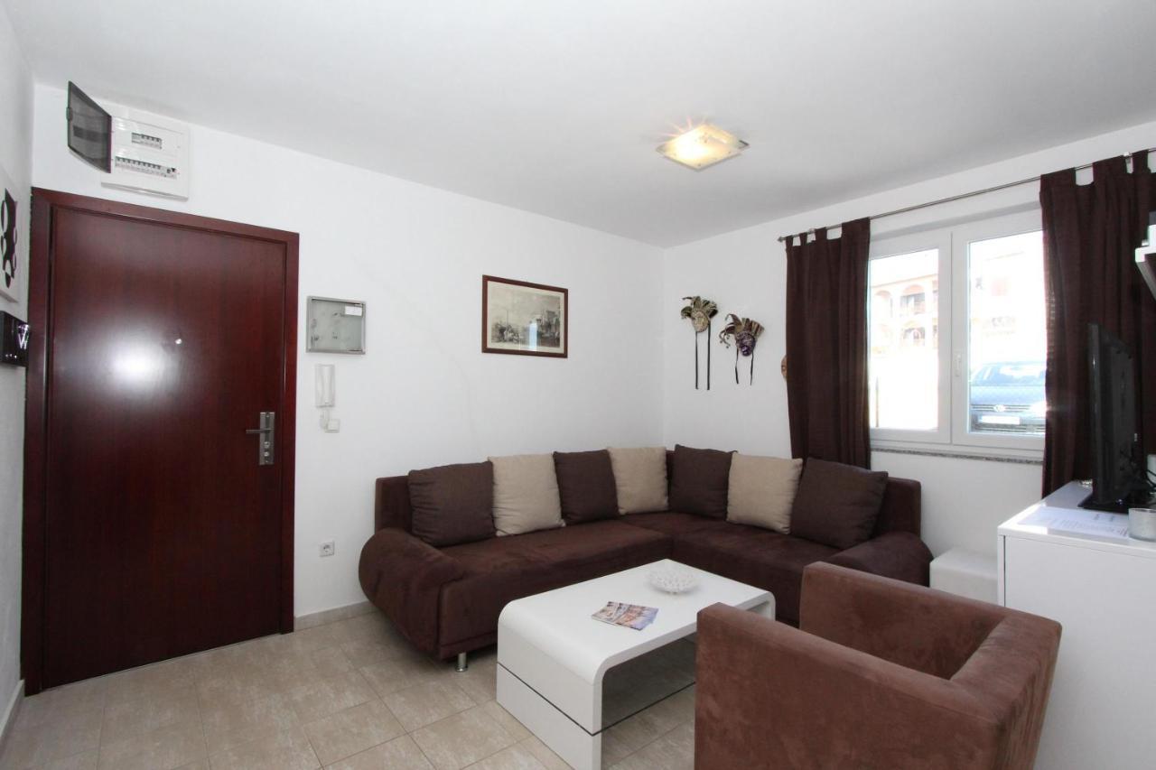 Apartment Adi Ровинь Экстерьер фото
