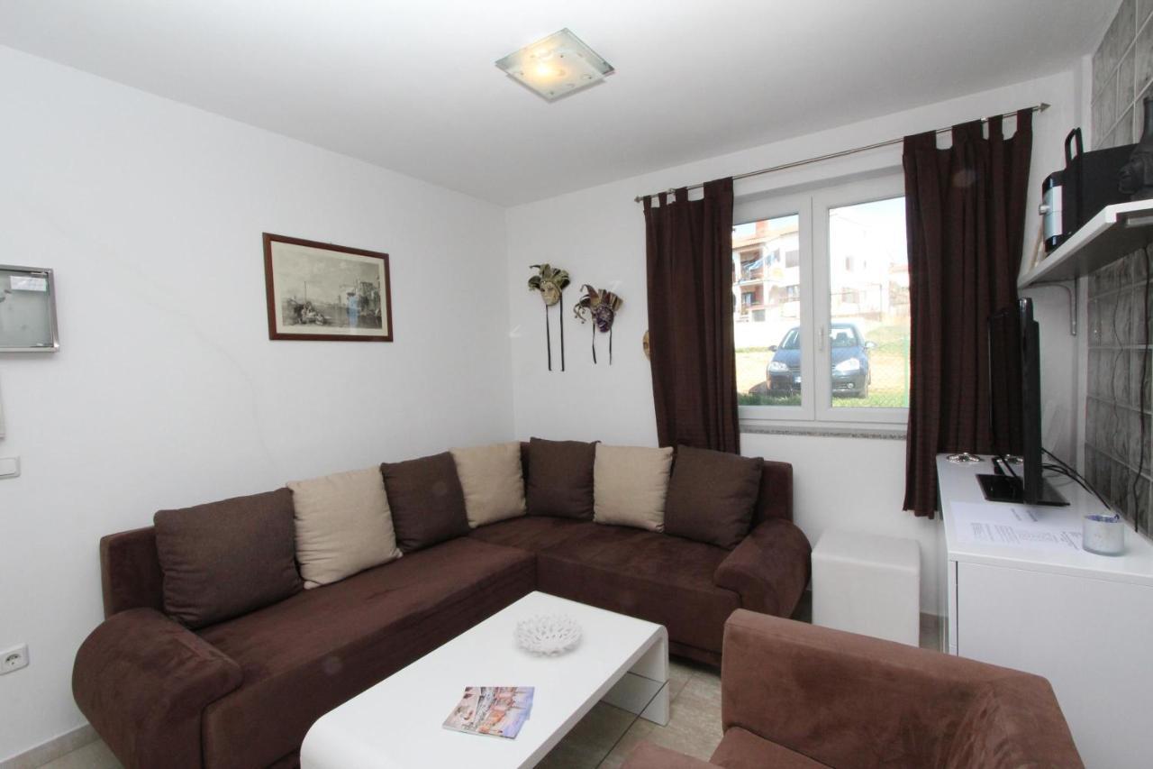 Apartment Adi Ровинь Экстерьер фото